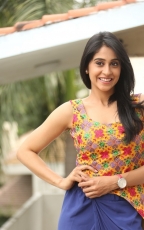 Regina Cassandra Pillanuvvu Leni Jeevitham Actress Photos Gallery