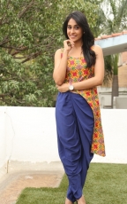 Regina Cassandra Pillanuvvu Leni Jeevitham Actress Photos Gallery