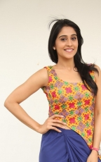 Regina Cassandra Pillanuvvu Leni Jeevitham Actress Photos Gallery