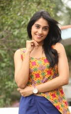 Regina Cassandra Pillanuvvu Leni Jeevitham Actress Photos Gallery