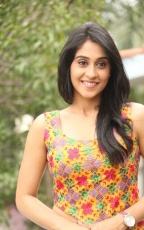 Regina Cassandra Pillanuvvu Leni Jeevitham Actress Photos Gallery