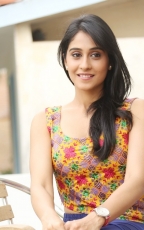 Regina Cassandra Pillanuvvu Leni Jeevitham Actress Photos Gallery