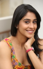 Regina Cassandra Pillanuvvu Leni Jeevitham Actress Photos Gallery