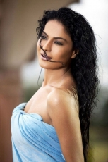 Veena Malik Hot Photo Shoot HD Photos