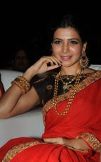 Samantha Red Saree Hot Stills at Son of Sathyamurthy Audio Launch Function