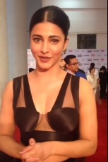 Shruti Haasan at 62nd South Filmfare Awards 2015 HD Photos Gallery