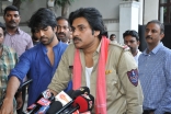 Power Star Pawan Kalyan Meets Mega star Chiranjeevi and Ram Charan at his House Ultra HD Photos