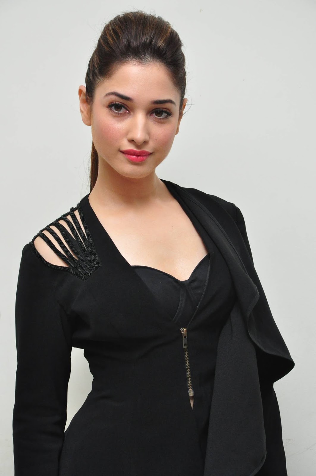 Tamanna Bhatia Hot ULTRA HD Photos At Ravi Teja Bengal Tiger Telugu