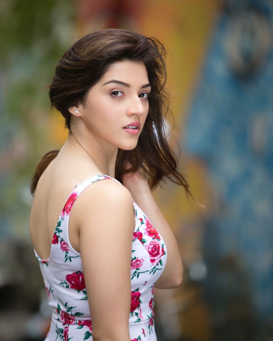 mehreen kaur hot mehreen kaur hot