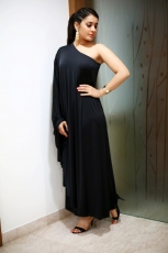 Actress Rasi Khanna Hot in Black Dress ULTRA HD Photos, Stills | Raashi Khanna Latest Images