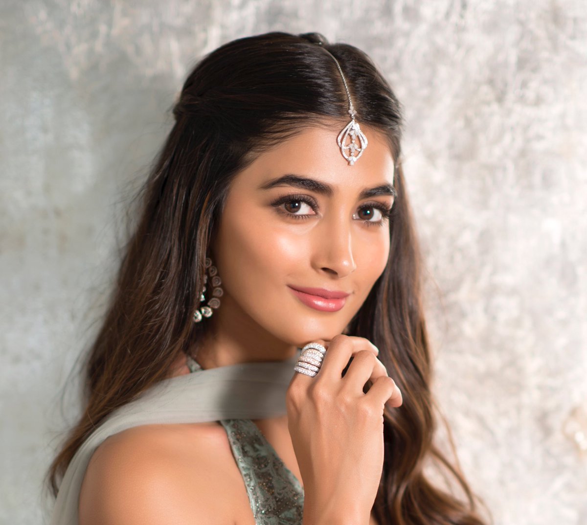 Pooja Hegde Latest Hot Photos Hd Stills Dj Duvvada Jagannadham Movie Images 25cineframes