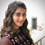 Pooja Hegde Latest Hot Photos HD Stills | Mahesh Babu Maharshi Movie Images