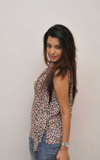 Diksha Panth New Latest HD Photos Jr NTR Bigg Boss Telugu Show Heroine Diksha Panth Photo Shoot Images