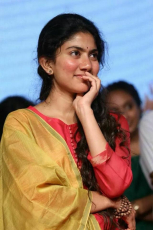 Sai Pallavi New Latest HD Photos Fidaa Movie Heroine Sai Pallavi Photo Shoot Images