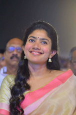 Sai Pallavi New Latest HD Photos Fidaa Movie Heroine Sai Pallavi Photo Shoot Images