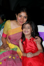 Sai Pallavi New Latest HD Photos Heroine Sai Pallavi Photo Shoot Images