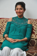 Sai Pallavi New Latest HD Photos Heroine Sai Pallavi Photo Shoot Images