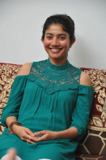 Sai Pallavi New Latest HD Photos Heroine Sai Pallavi Photo Shoot Images