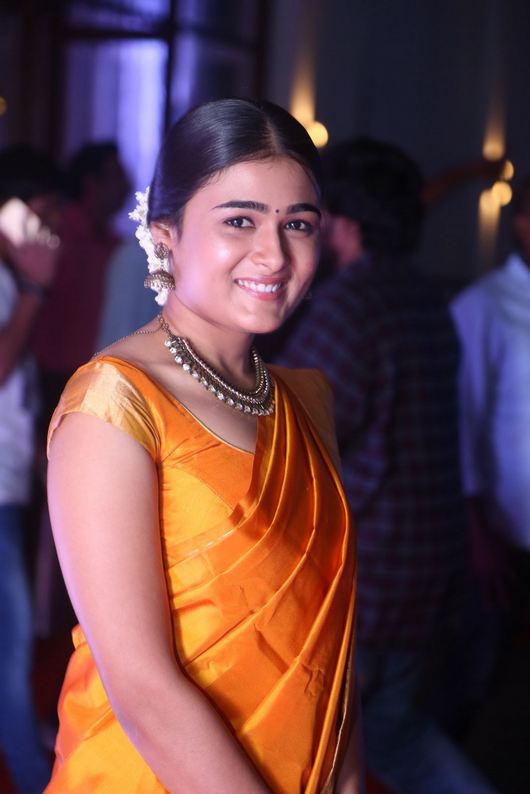 Shalini Pandey New Latest HD Photos Arjun Reddy Movie Heroine Shalini Pande...