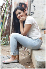 Shalini Pandey New Latest HD Photos Arjun Reddy Movie Heroine Shalini Pandey Photo Shoot Images