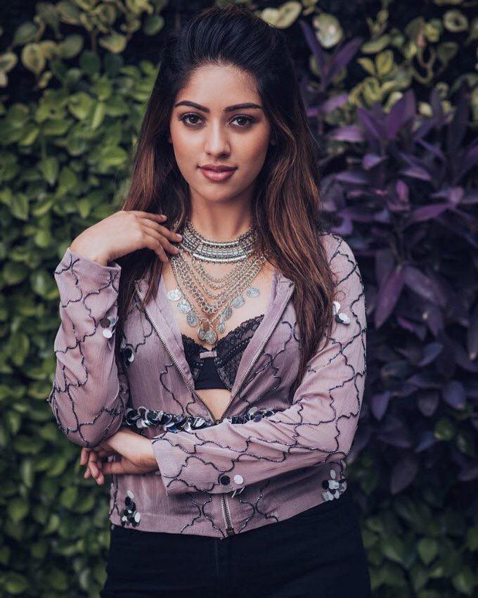 Anu Emmanuel New Latest Hd Photos Naa Peru Surya Naa Illu India Agnathavasi Agnyaathavaasi