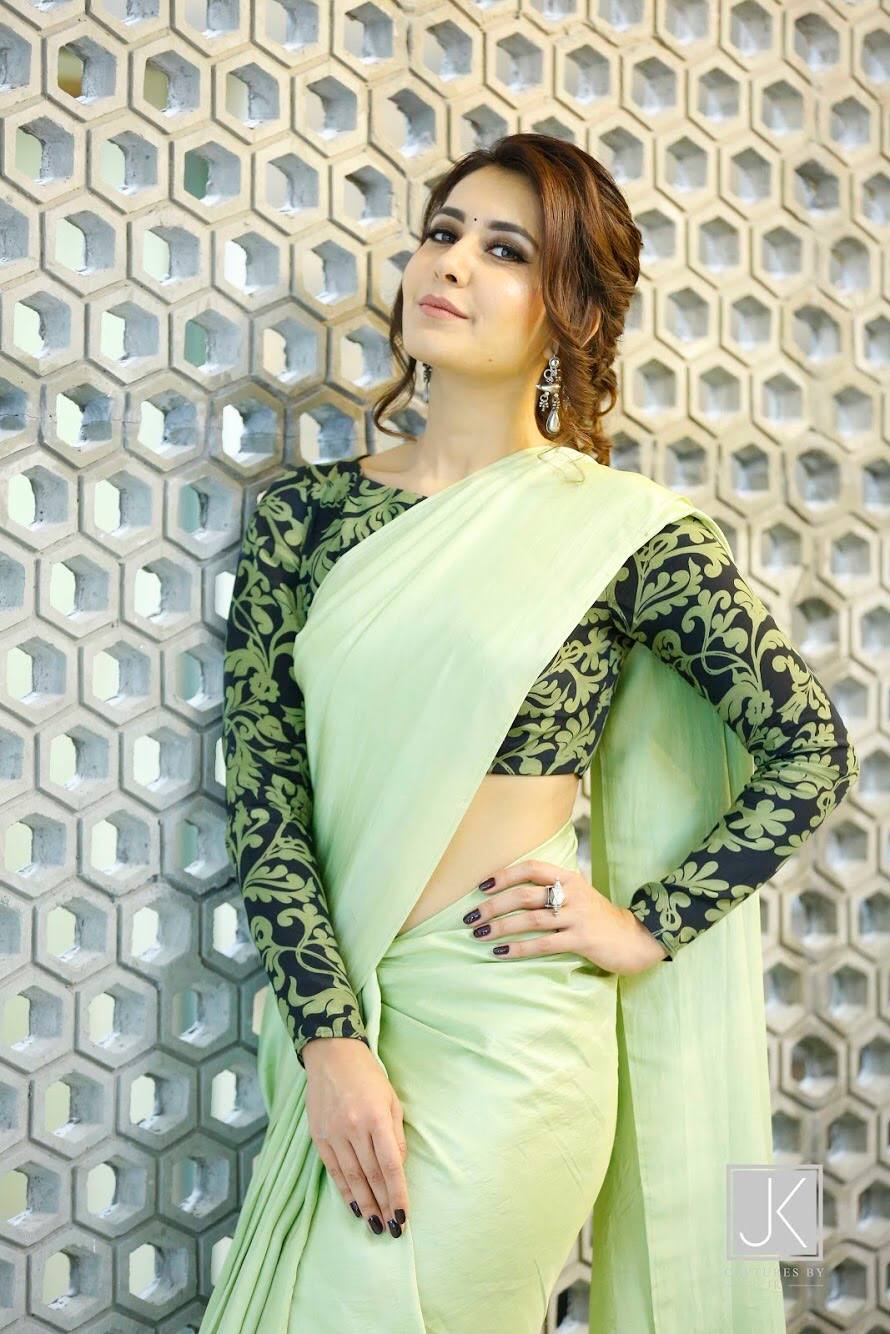 [Image: 99-Rashi-Khanna-New-Latest-HD-Photos-Tou...Images.jpg]