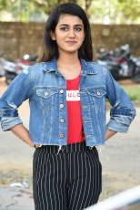 Priya Prakash Varrier New Latest HD Photos | Oru Adaar Love Movie Heroine Priya Prakash Varrier Photo Shoot Images