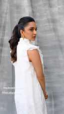 Kiara Advani New Latest HD Photos | Vinaya Vidheya Rama Movie Heroine Kiara Advani Photo Shoot Images | Vinaya Vidheya Rama Actress