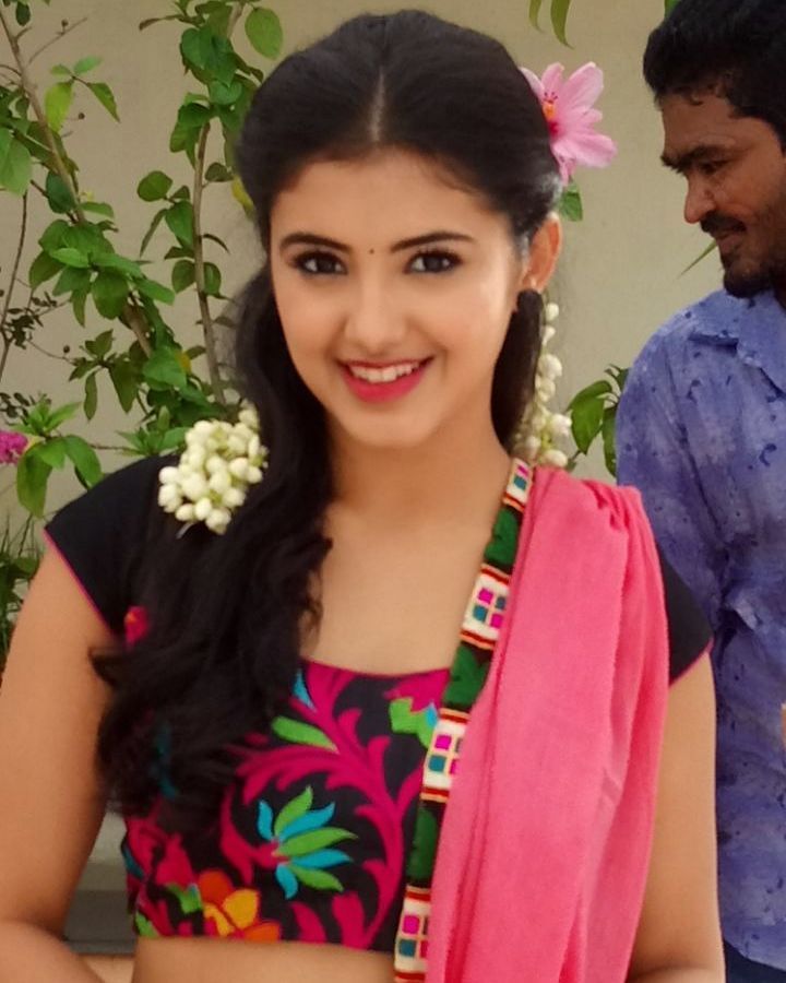 Actress|Hot Pics|Wallpapers|Images|News|Coll Photo: # Malvika Sharma New Latest HD Photos | NELA Ticket Movie Heroine Malvika Sharma Photo Shoot Images Actress|Hot Pics|Wallpapers|Images|News|Coll Photo: # Malvika Sharma New Latest HD Photos | NELA Ticket Movie Heroine Malvika Sharma Photo Shoot Images