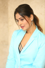 Payal Rajput New Latest HD Photos | RX100 Movie Heroine Payal Rajput Photo Shoot Images