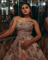 Shraddha Srinath New Latest HD Photos | Jersy Movie Heroine Shraddha Srinath Photo Shoot Images